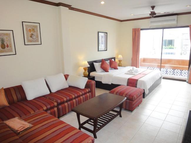 Patong Karlssons Hotel Екстериор снимка