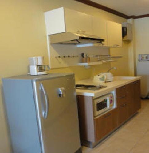 Patong Karlssons Hotel Екстериор снимка